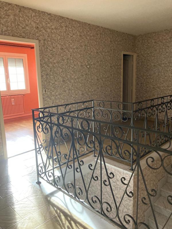 Maison - 212 m² - 7 pièces