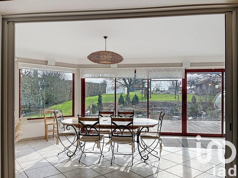 Maison - 214 m² - 4 pièces