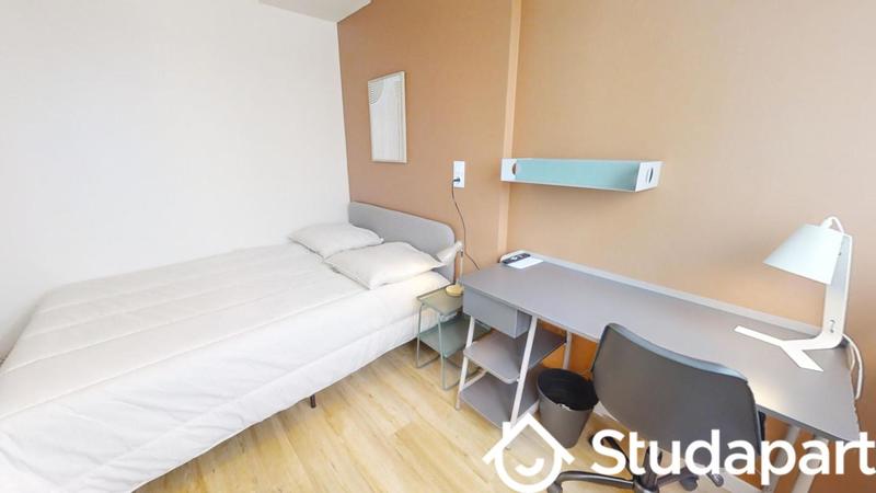 Chambre - 11 m² - 1 pièce