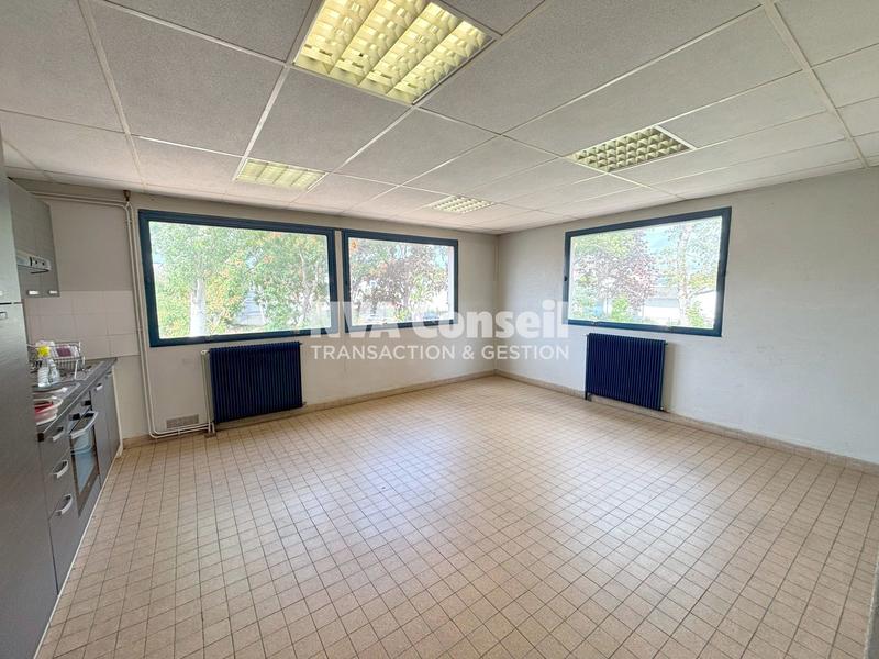 Local d'activités - 1 200 m²