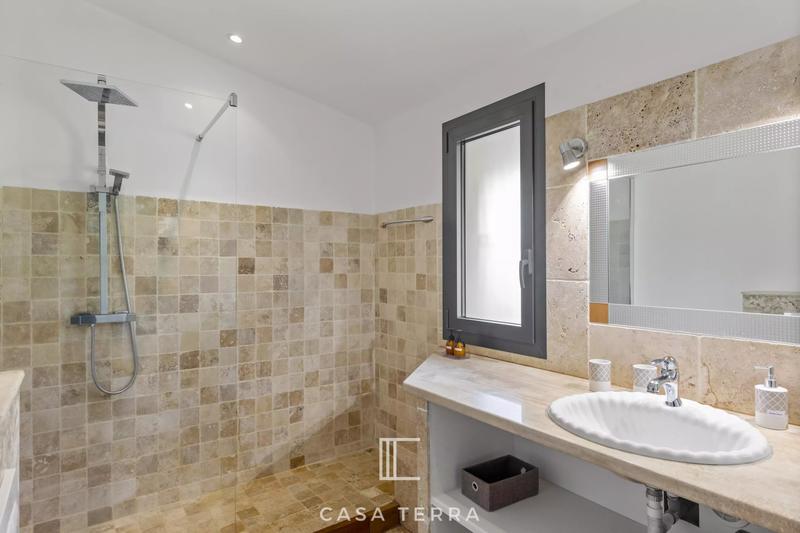 Villa - 269 m² - 11 pièces