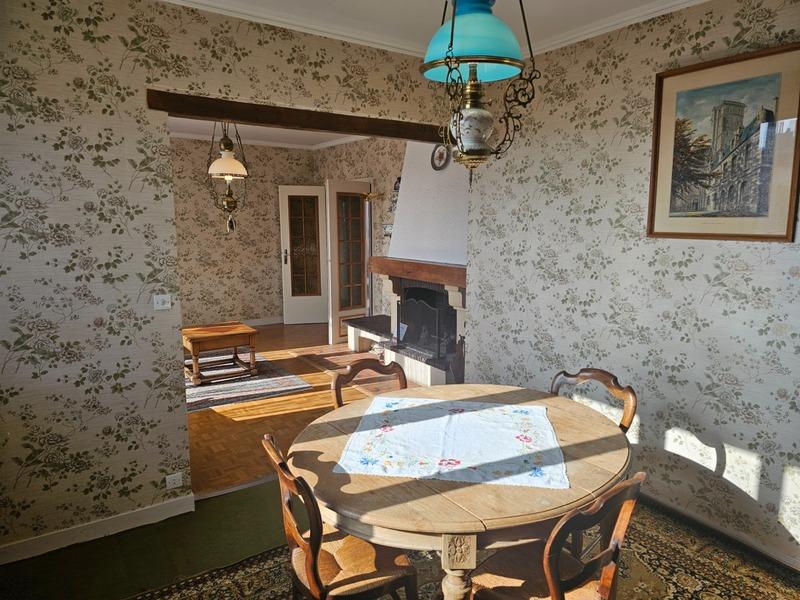 Maison - 153 m² - 8 pièces