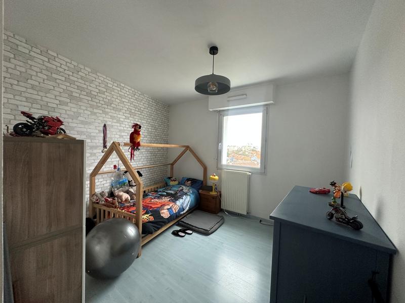 Appartement - 93 m² - 5 pièces