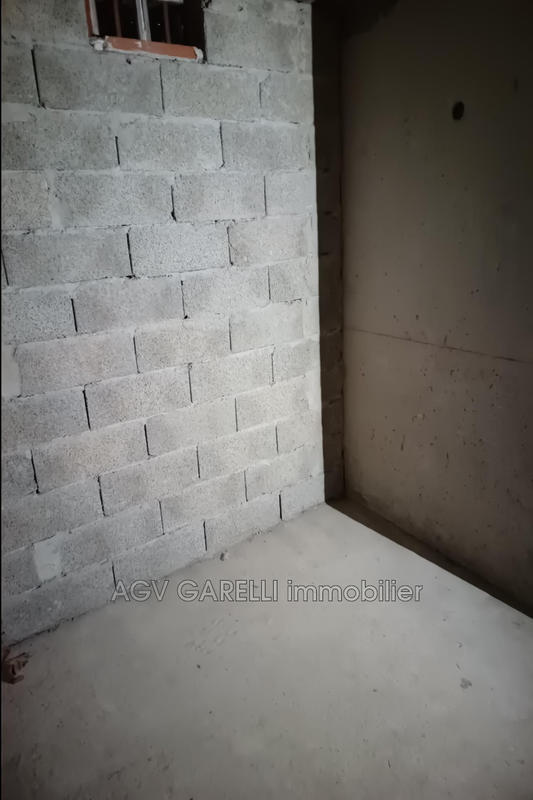 Parking / Garage - 24 m²