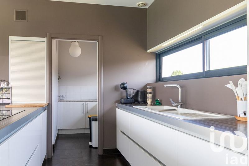 Maison - 233 m² - 5 pièces