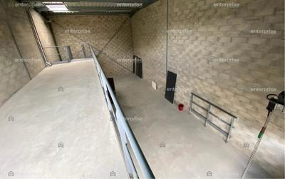 Local d'activité / Entrepôt - 224 m²