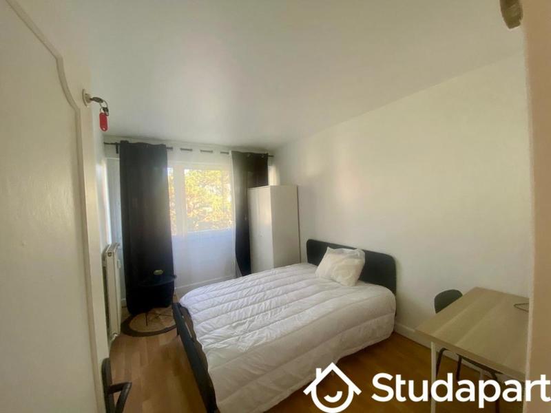 Chambre - 11 m² - 1 pièce