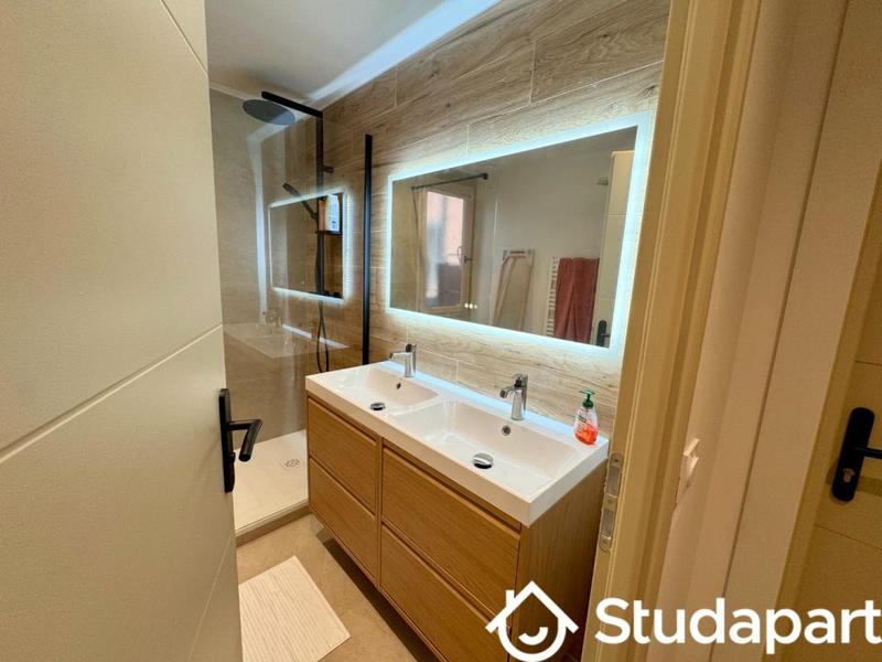 Chambre - 9 m² - 1 pièce