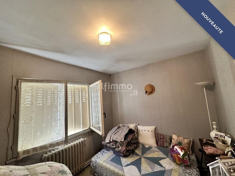 Maison - 205 m² - 11 pièces