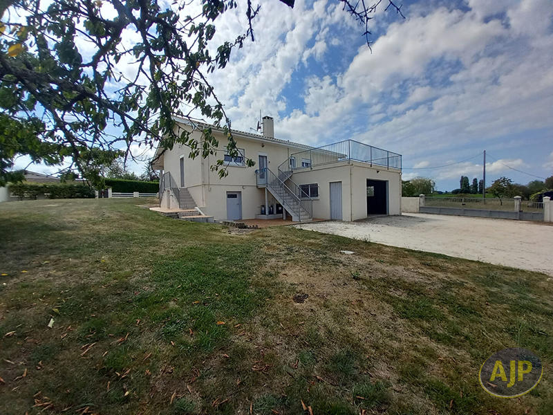 Maison - 94 m² - 4 pièces