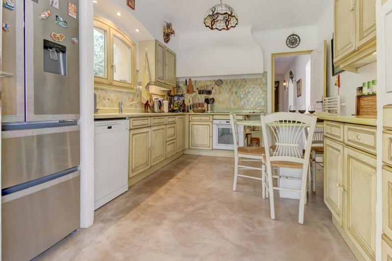 Villa - 250 m² - 7 pièces