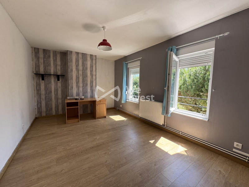 Maison - 96 m² - 6 pièces