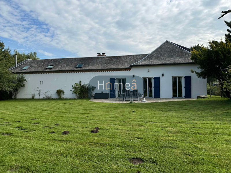 Propriété - 249 m² - 7 pièces