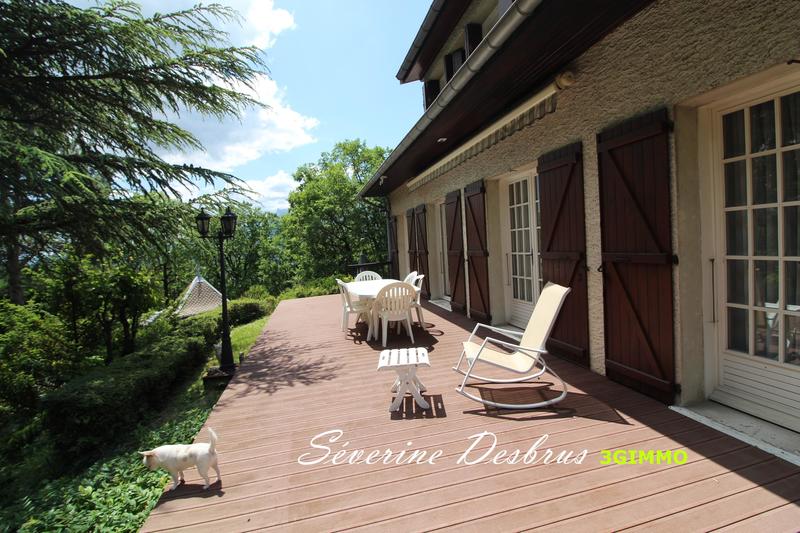 Maison - 164 m² - 9 pièces