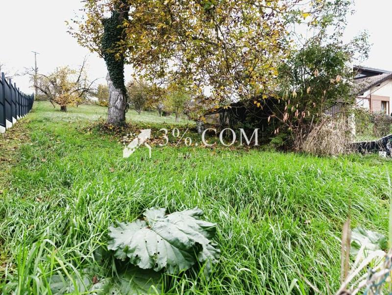 Terrain constructible - 1 215 m²