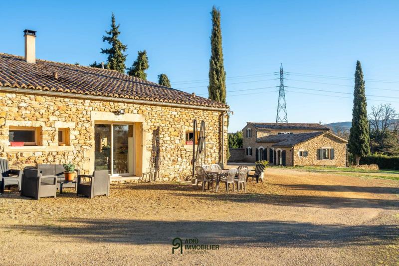 Propriété - 300 m² - 9 pièces