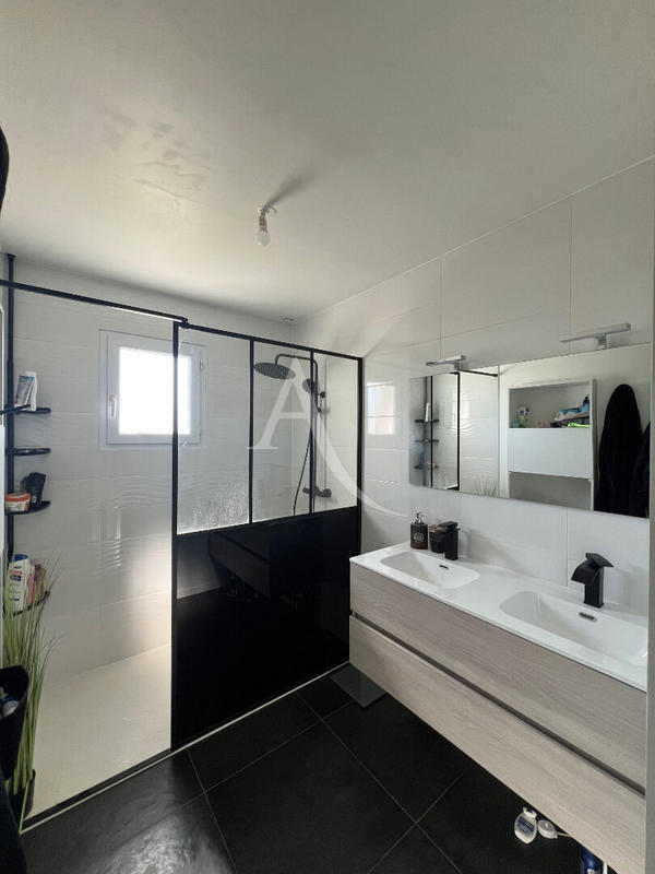 Maison - 83 m² - 4 pièces