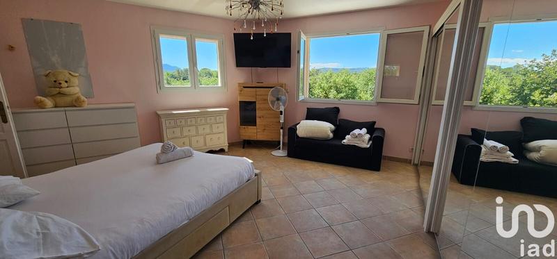 Maison - 242 m² - 8 pièces