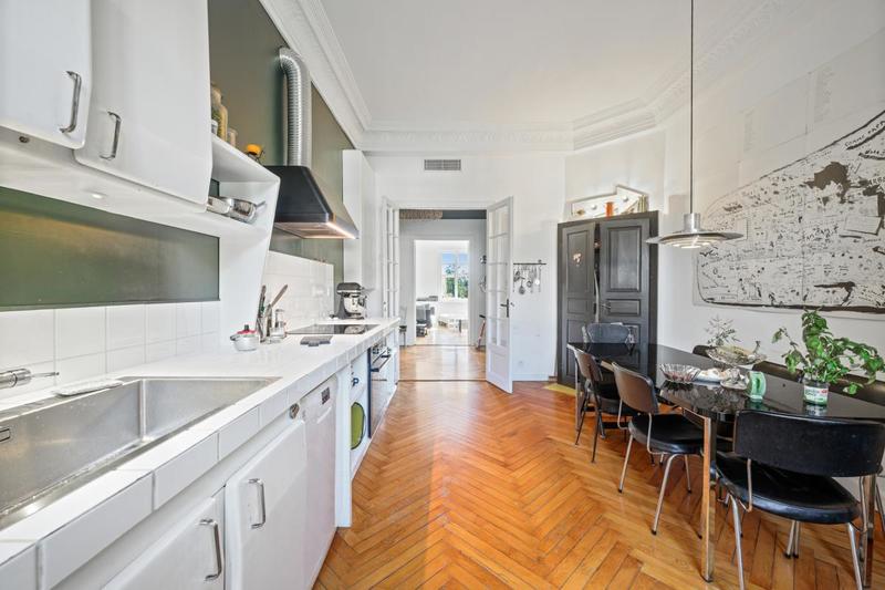 Appartement bourgeois - 125 m² - 5 pièces