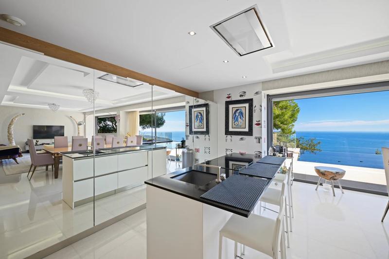 Villa - 300 m² - 9 pièces