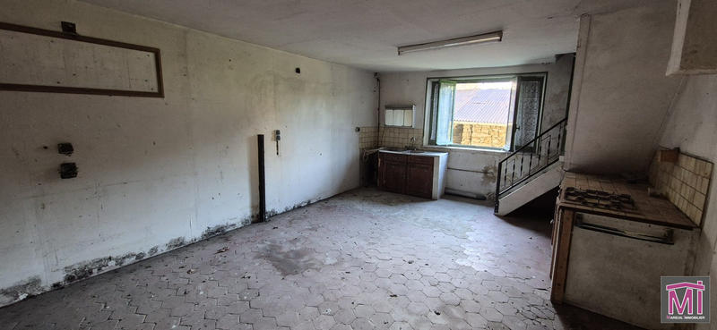 Maison traditionnelle - 190 m² - 8 pièces