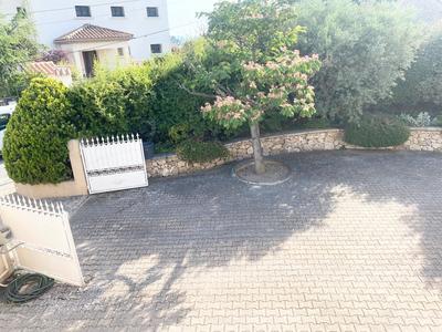 Propriété - 300 m² - 8 pièces