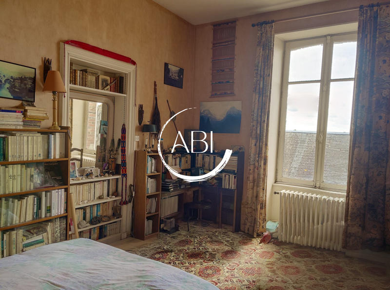 Maison - 220 m² - 9 pièces