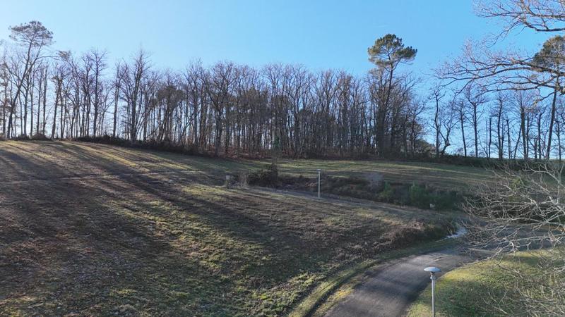 Terrain constructible - 2 302 m²