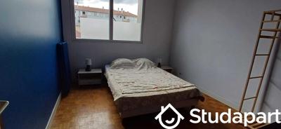 Chambre - 150 m² - 1 pièce