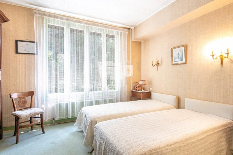 Maison - 220 m² - 6 pièces