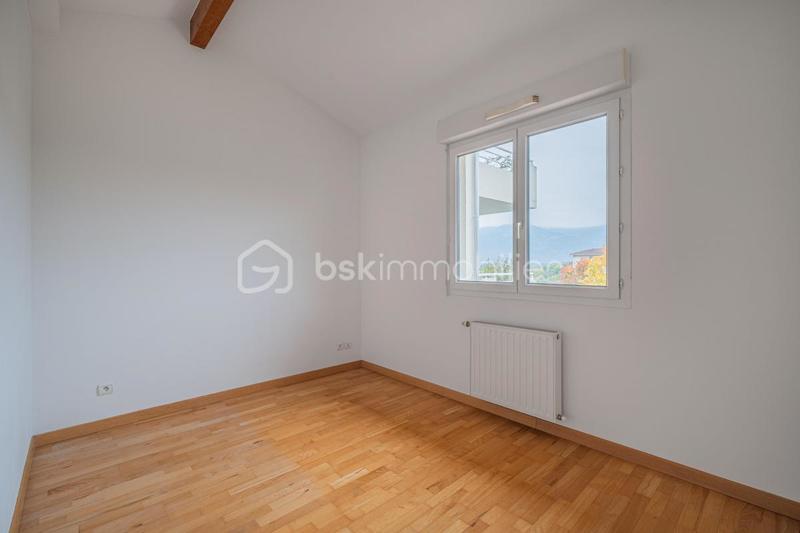 Maison jumelée - 94 m² - 4 pièces