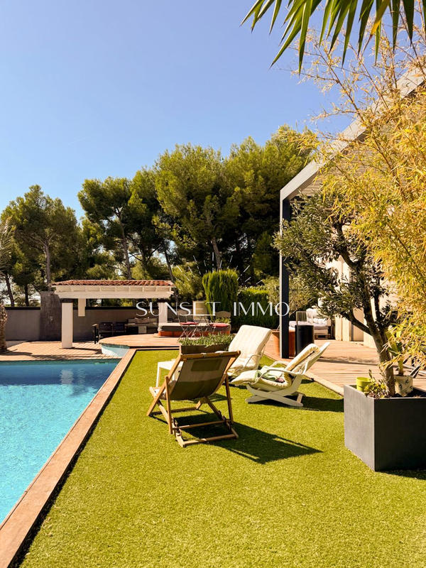 Maison - 273 m² - 7 pièces