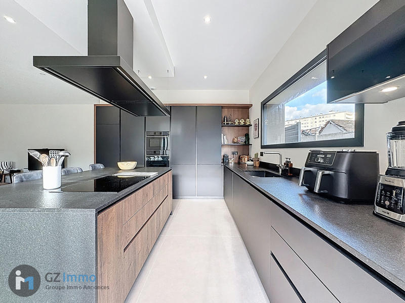 Appartement - 125 m² - 4 pièces