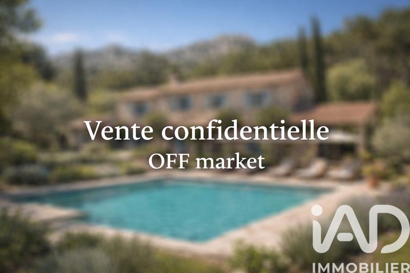 Maison - 220 m² - 4 pièces