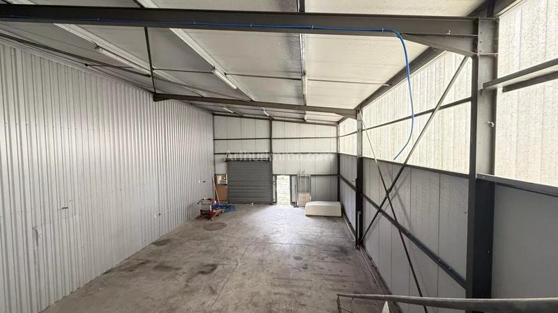 Bureau - 176 m² - 1 pièce