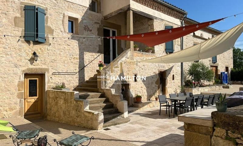 Corps de ferme - 290 m² - 11 pièces