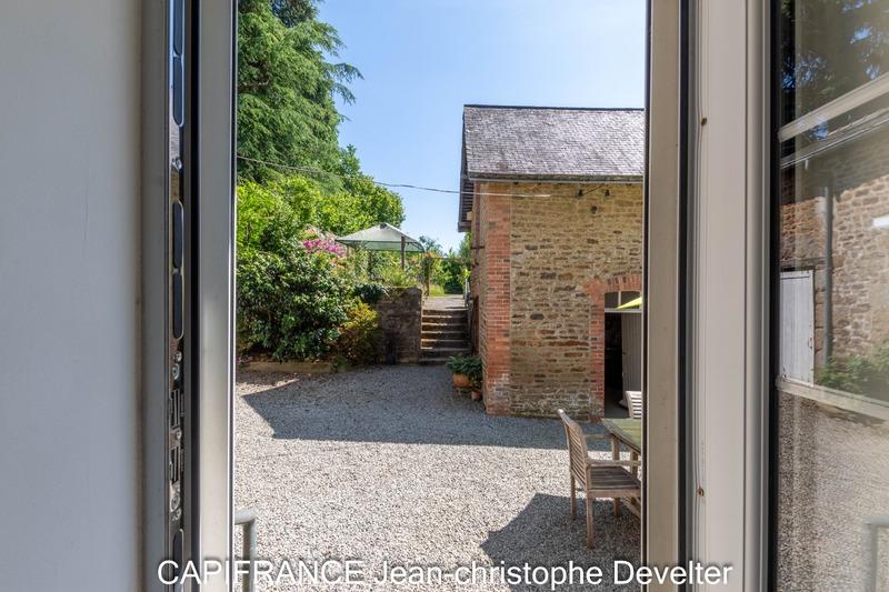 Maison en pierre - 122 m² - 6 pièces