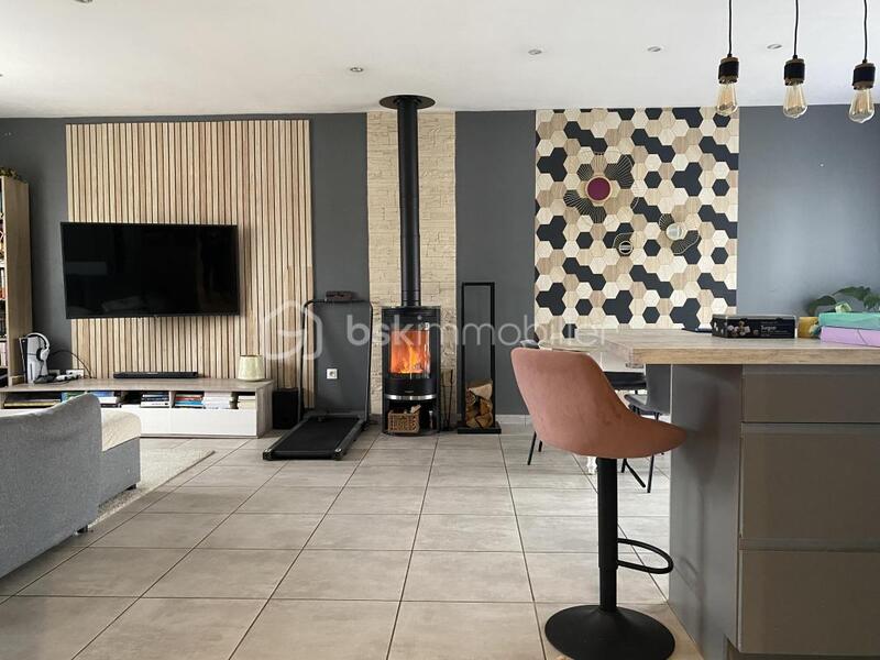 Maison traditionnelle - 84 m² - 4 pièces