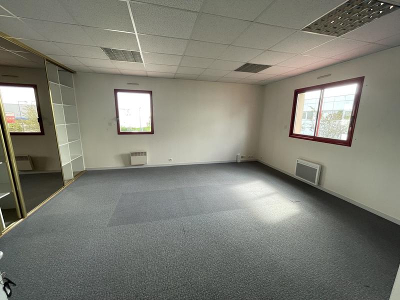 Bureau - 572 m²