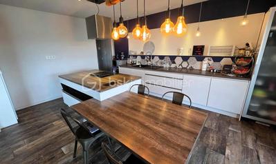 Maison d'architecte - 255 m² - 7 pièces