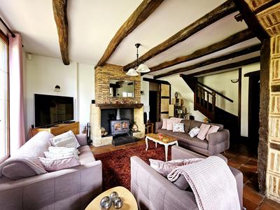 Maison traditionnelle - 135 m² - 7 pièces