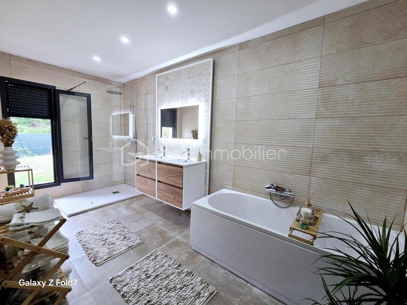 Maison - 148 m² - 5 pièces