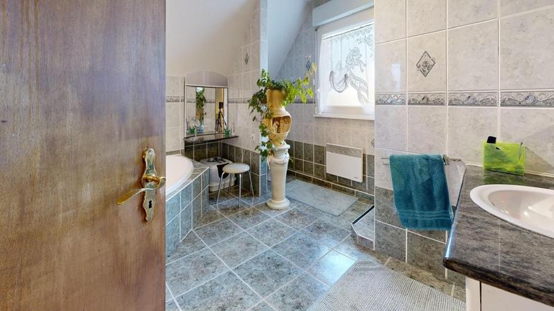 Maison - 251 m² - 6 pièces