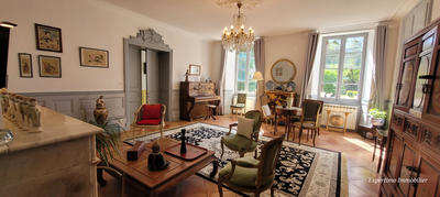 Propriété - 455 m² - 15 pièces