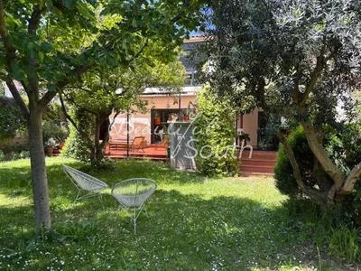 Maison de ville - 255 m² - 6 pièces