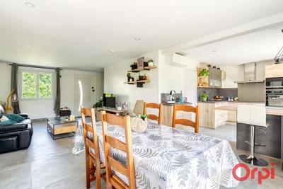 Maison - 88 m² - 4 pièces