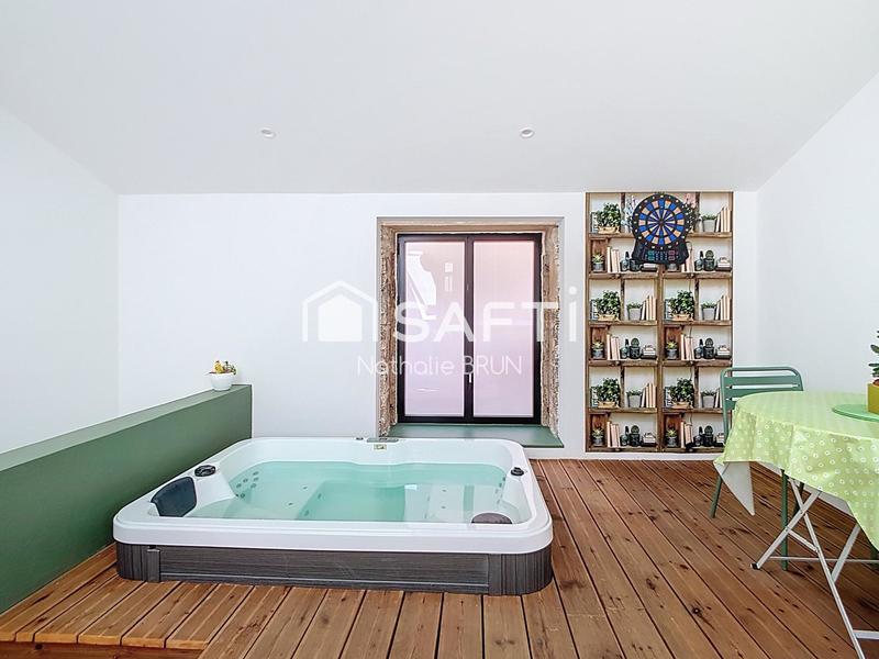 Maison - 180 m² - 6 pièces