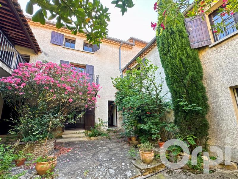 Maison - 278 m² - 7 pièces