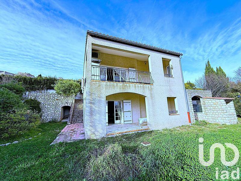 Maison - 240 m² - 10 pièces