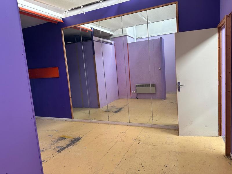Local commercial - 402 m² - 7 pièces